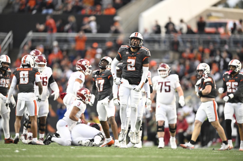 Oregon State football hires three to staff Wednesday
