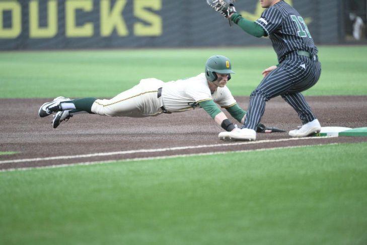 Oregon-2B-Ryan-Cooney-12-dives-back-to-f
